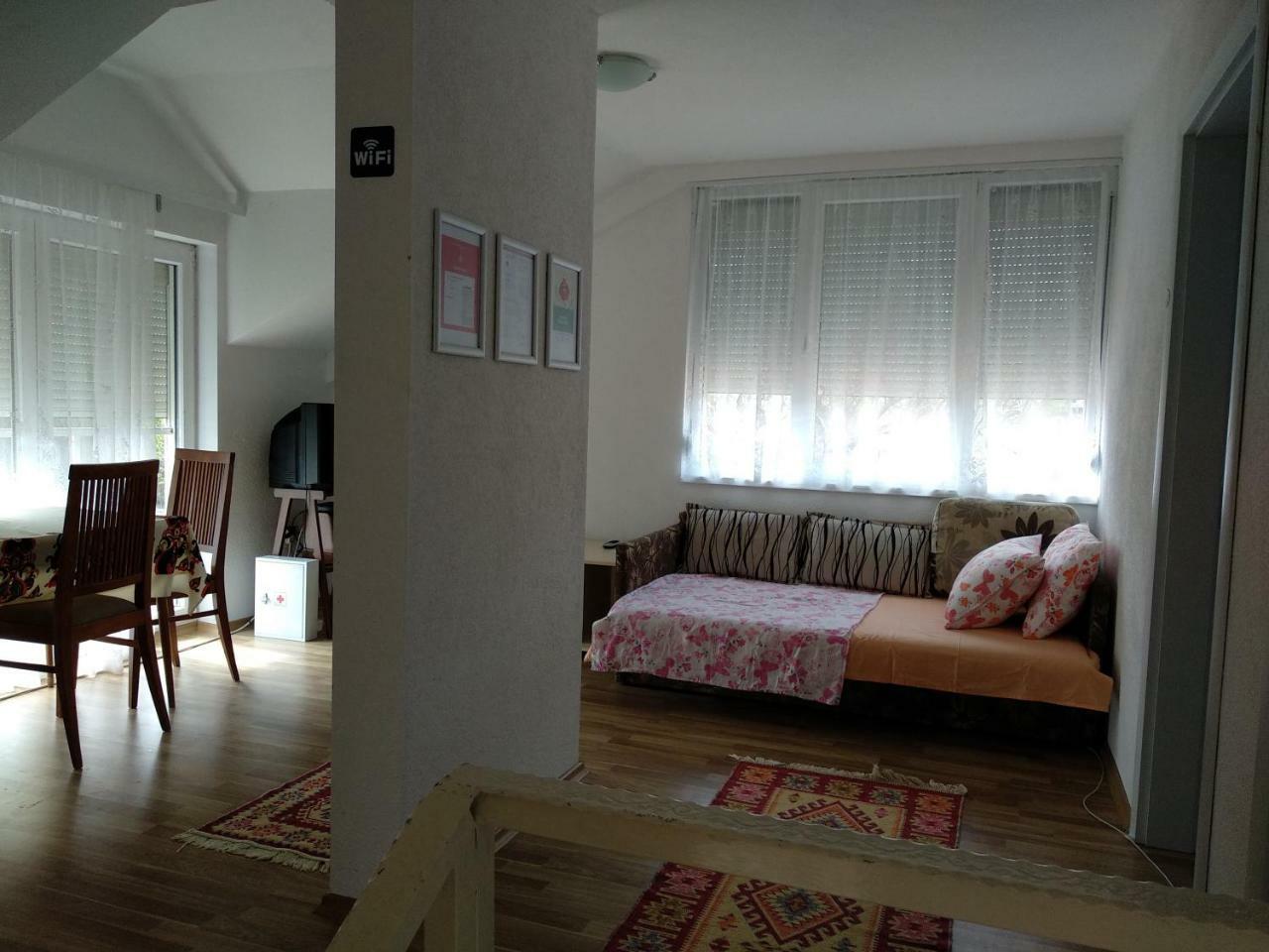 Family House Near Motorway 6 Guests 3 Bedrooms Veles Exteriér fotografie
